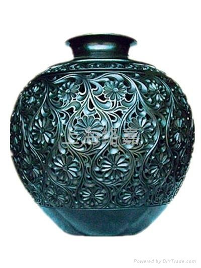 hollowed-out black pottery crafts 3