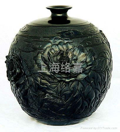 Black pottery relievo crafts 2