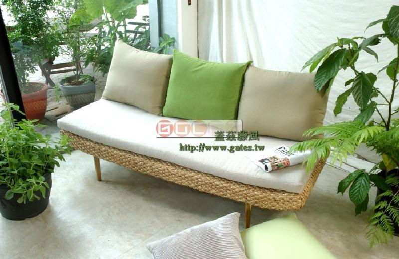 Three children Milo sofa style stylish simplicity