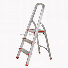 Foldable step ladder