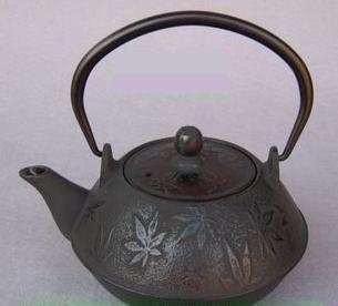 Japanese style casting iron teapot 0.9L