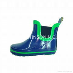 Rubber rain boots 