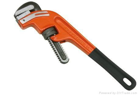 slanting pipe wrench (dipped handle)
