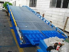 Mobile yard ramp