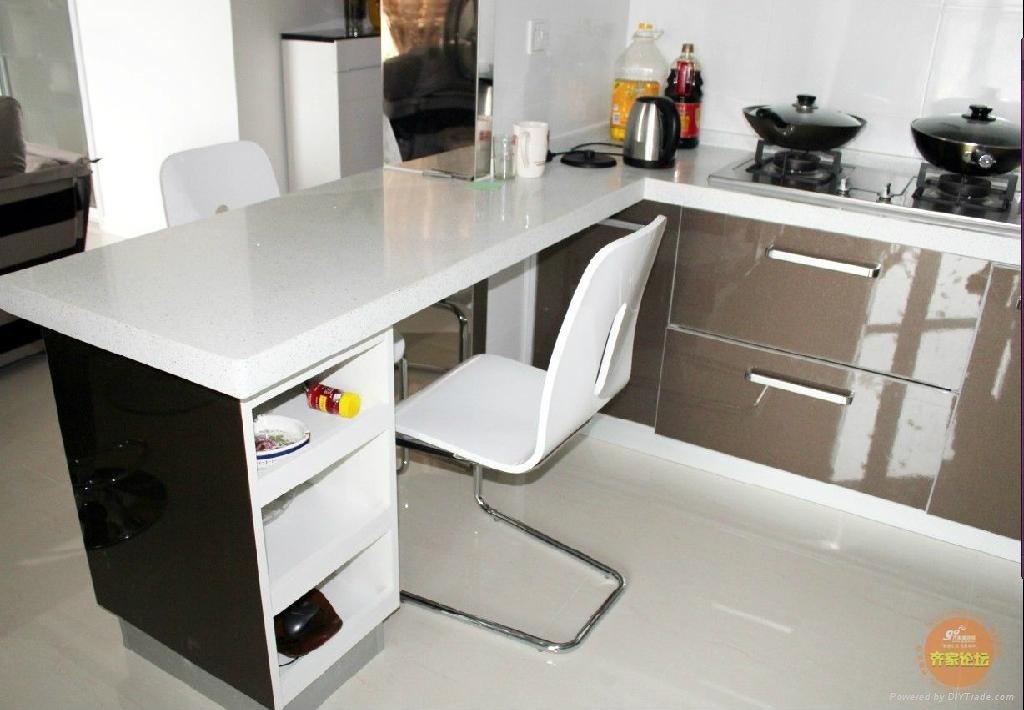 Engineered Quartz Kitchen countertop