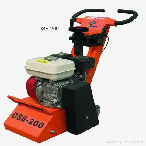 Scarifying machine, milling machine, asphalt cutter