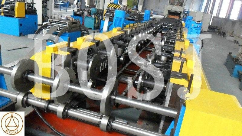 Cantilever type cable tray production line