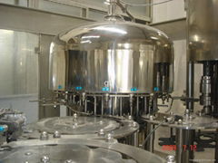 Mineral water filling machine