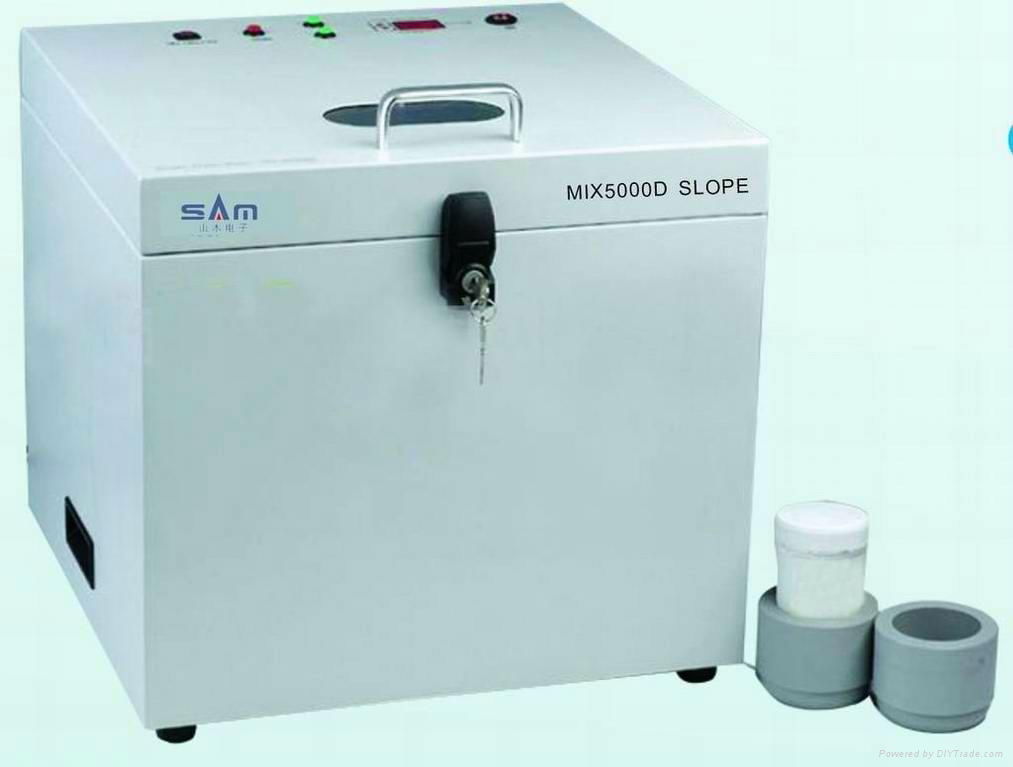 Solder paste mixer