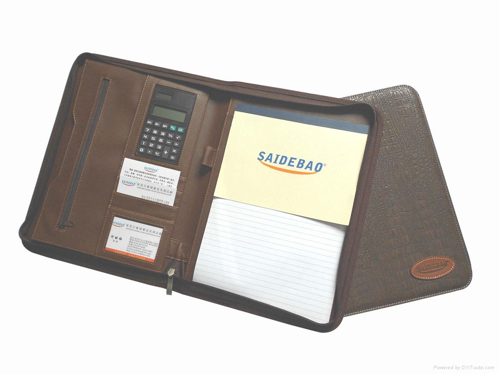 Leather portfolio with zipper and calculator 2