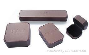 Leatherette Set Box