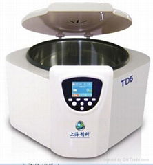 Table-type low speed centrifuge