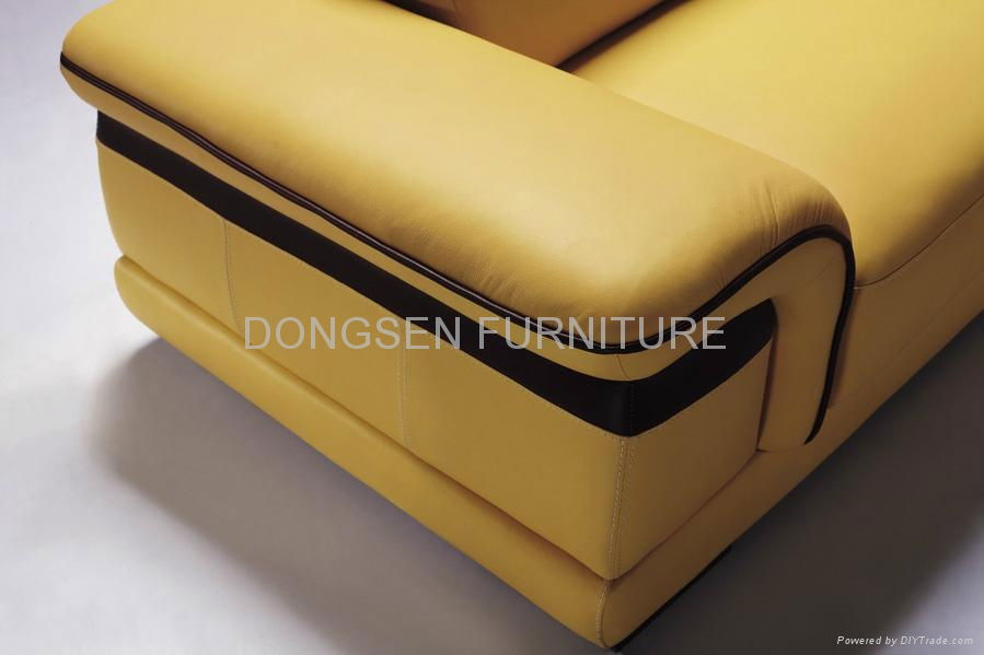 LEATHER CONER SOFA  2