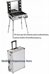 Trolly Aluminum cosmetic case with lights and legs DY9606