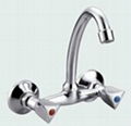 Single level brass kitchen faucet  2