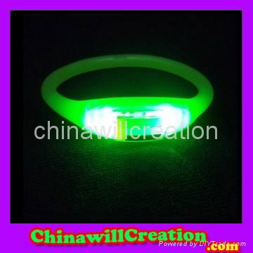 Flashing silicone bracelet 