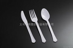 disposable plastic cutlery