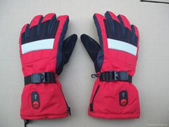 Outdoor heated sport gloves