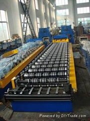 Colored glazed tile forming machine