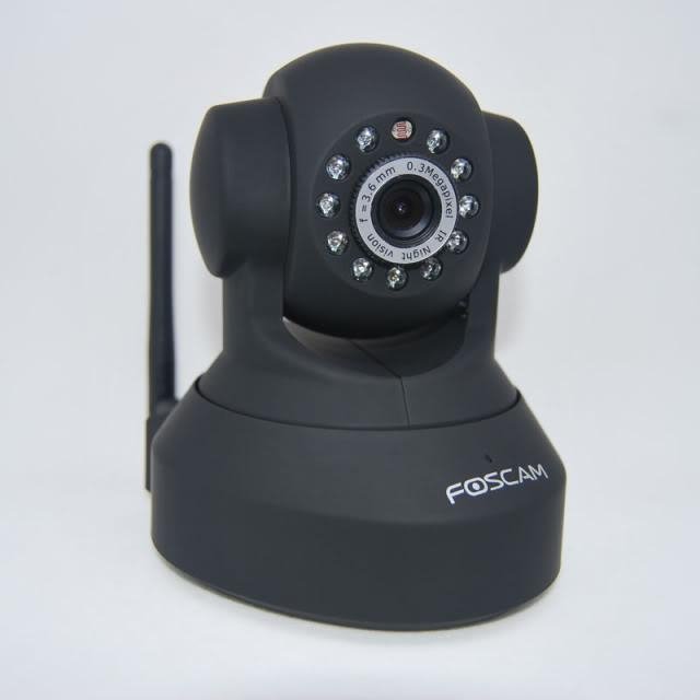 FOSCAM Black Dual Webcam CCTV WiFi Pan/Tilt IR Wireless IP Camera FI8918W