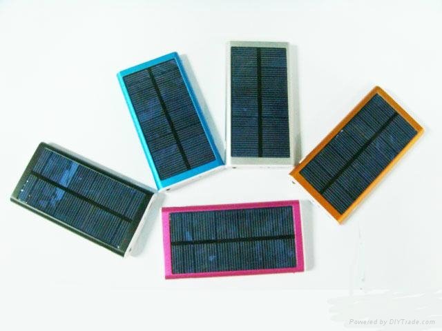 2600mAh portable solar charger 3