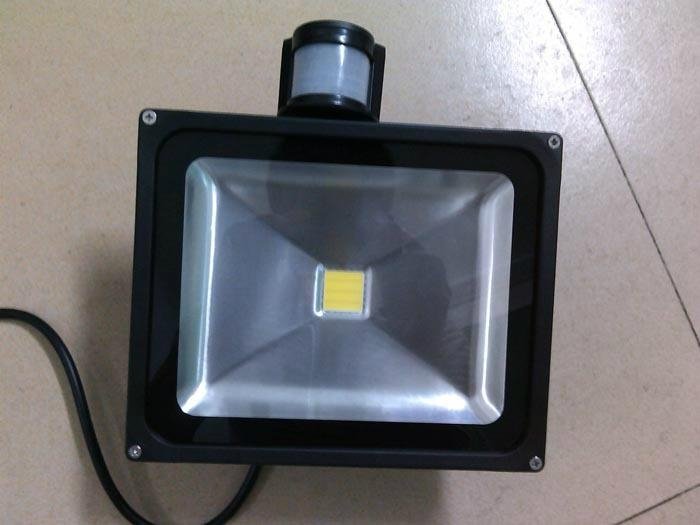 30W人體感應燈 LED投光燈 戶外燈 PIR智能遠紅外 AC85-265V IP65 5