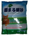 Bentonite cat litter  4