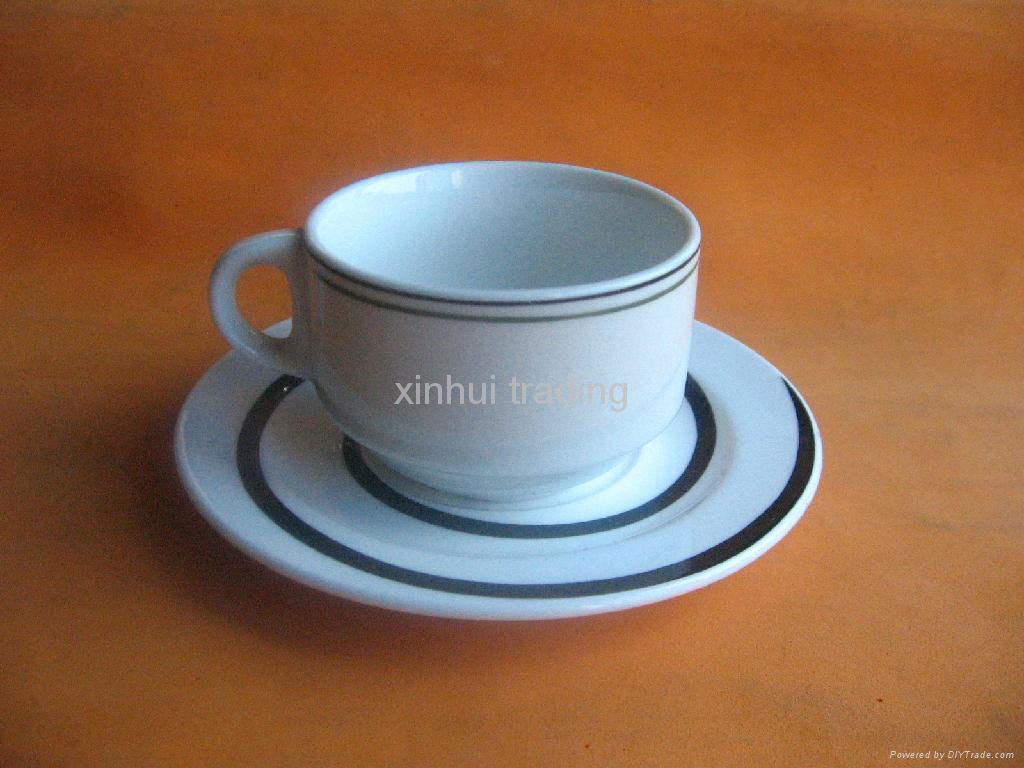 cups and saucers 4