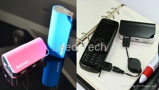 portable universal charger compatible with mobile phone ipod PSP 3