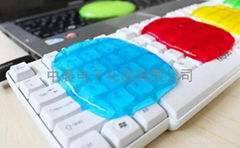 Keyboard cleaning gum