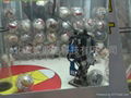 遊戲廳抓娃娃機器人 1