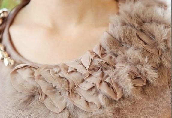 collar with feather 2
