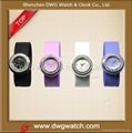 20112 Fashion quartz silicone slap watch with the crystal dial 2