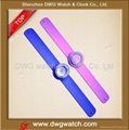 20112 Fashion quartz silicone slap watch with the crystal dial 3