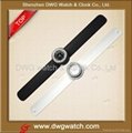20112 Fashion quartz silicone slap watch with the crystal dial 4