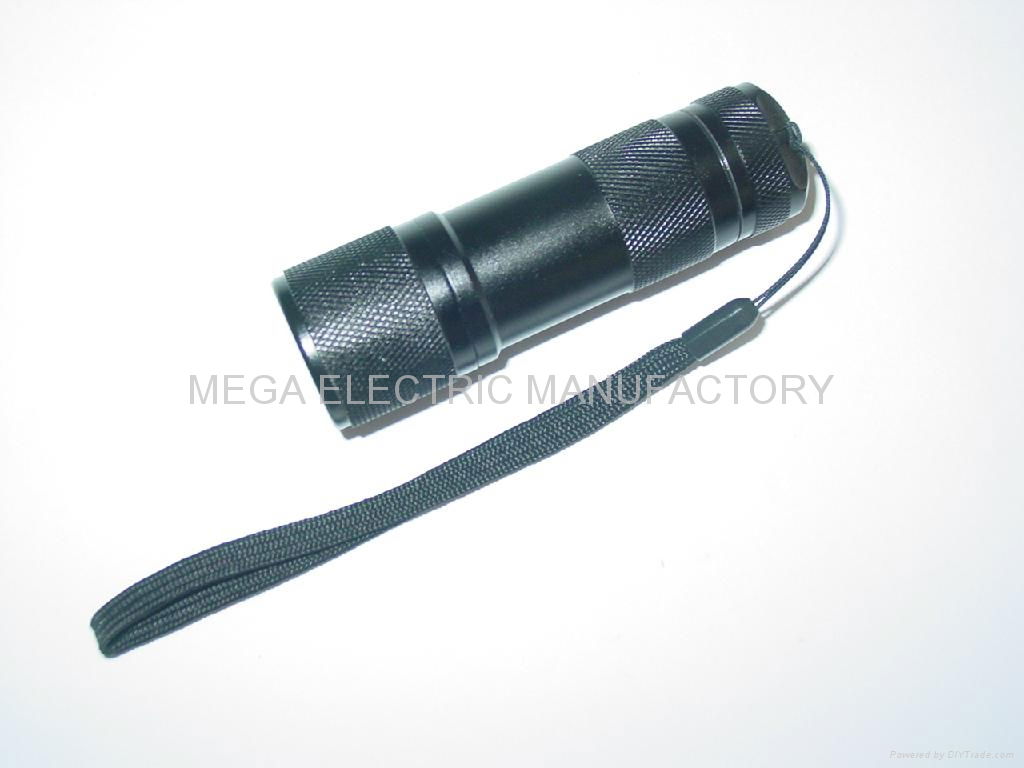 LED Flashlight M182