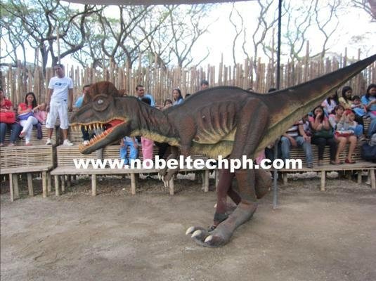 Life- size animatronics Dinosaur Costume Dilophosaurus 1