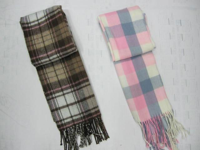 Acrylic scarf 2