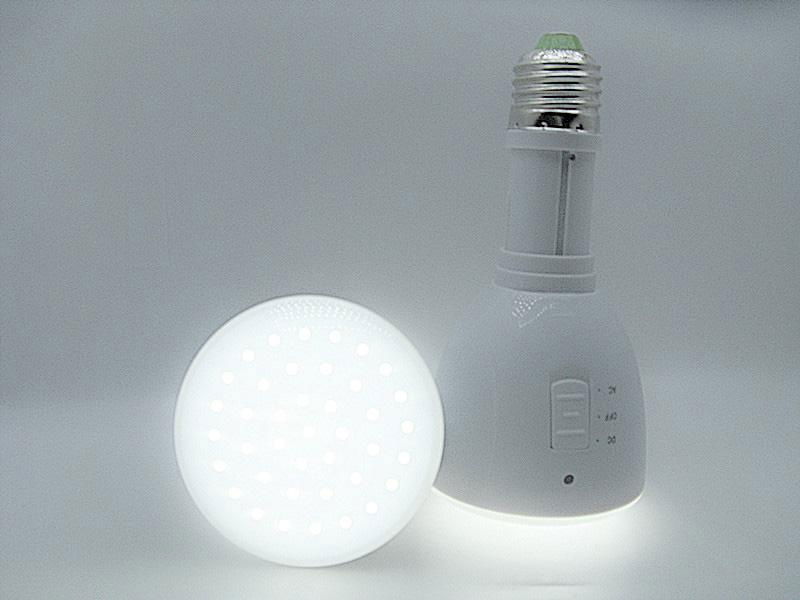 带蓄电池的遥控LED充电应急球泡灯 3