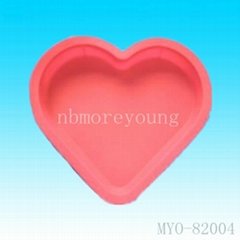 Small heart-shaped silicone cake mold