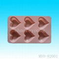 Heart motif silicone cake