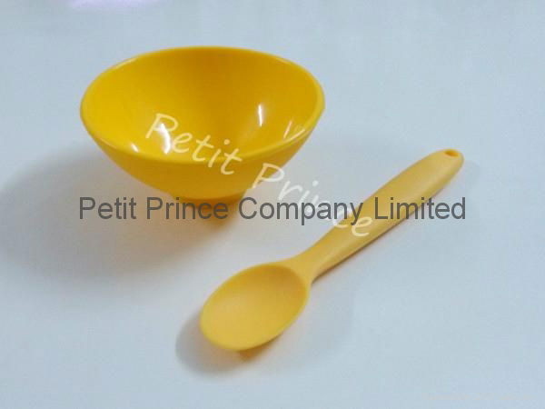 Baby feeding silicone bowl and spoon