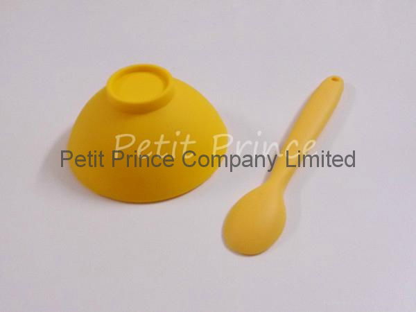 Baby feeding silicone bowl and spoon 3