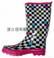  rain boots