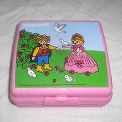 Plastic lunchbox