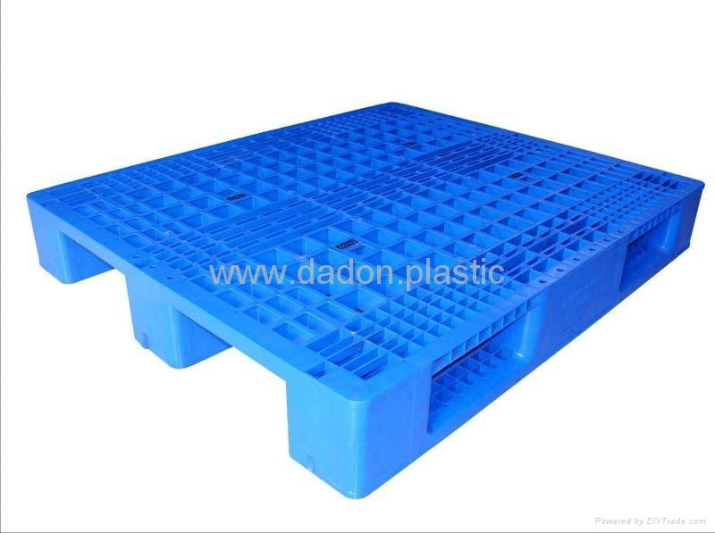 Storing Plastic Pallet 3