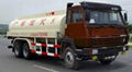 SINOTRUK HOWO FUEL TANK TRUCK 1