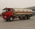 Sinotruck 266hp oil tank truck  3