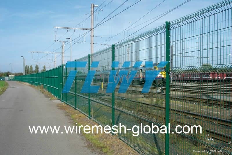 welded wire mesh fence 3