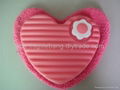 600ml blow molding plastic HDPE heart-shaped love hot water bottles